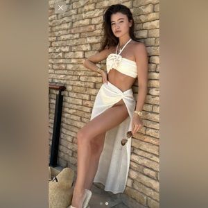Etoile Luxe Rosalie bikini and Aura skirt set in knot crochet color natural